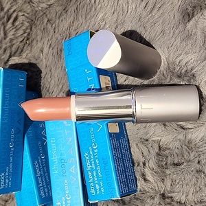 *4 for $20 💕 Vasanti lipstick 💄